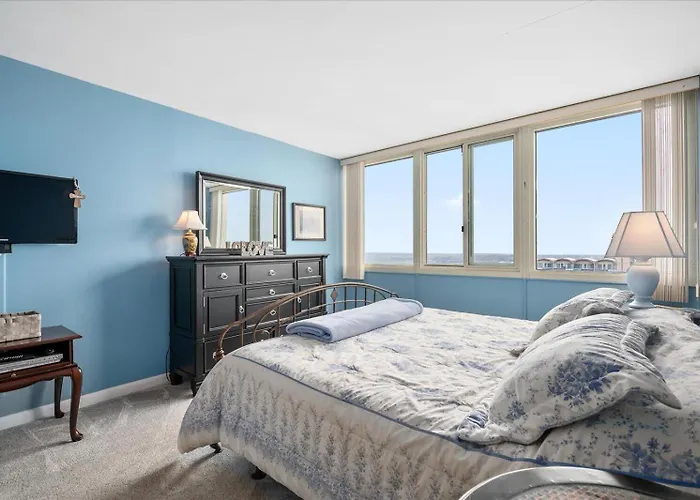 Side Ocean View 2 Bedroom Quay With Indoor & Outdoor Pools! *