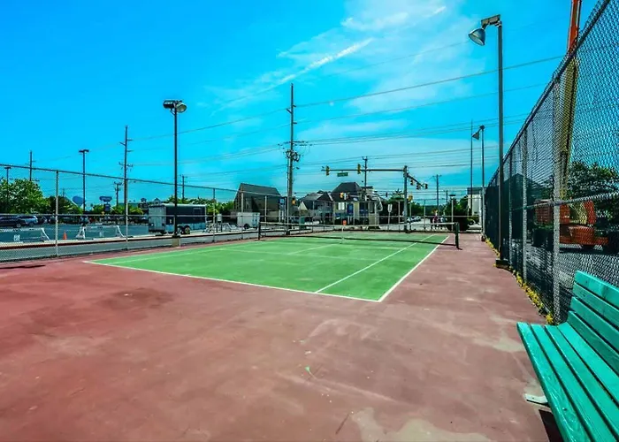Side Ocean View 2 Bedroom Quay With Indoor & Outdoor Pools!